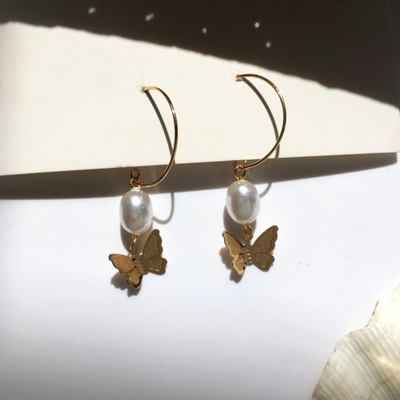 Butterfly Pearl Golden Hoop Earrings - Picture 3 of 12